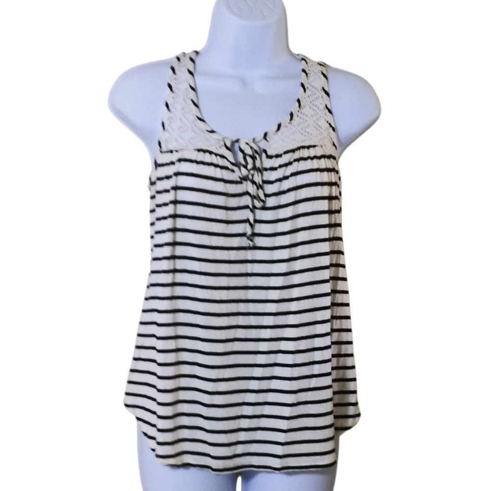 DISCREET BLOUSE TOP